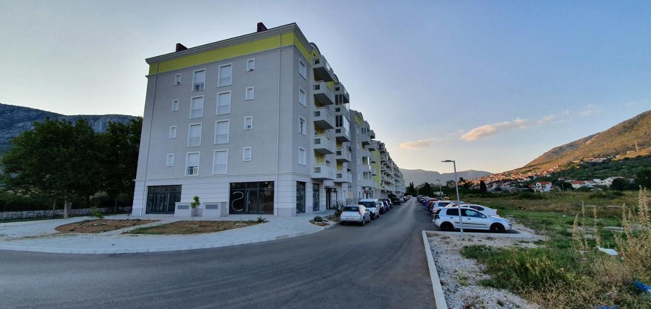 Apartmani Dolina Sunca โมสตาร์ ภายนอก รูปภาพ
