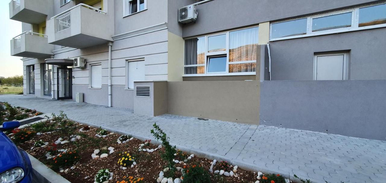Apartmani Dolina Sunca โมสตาร์ ภายนอก รูปภาพ